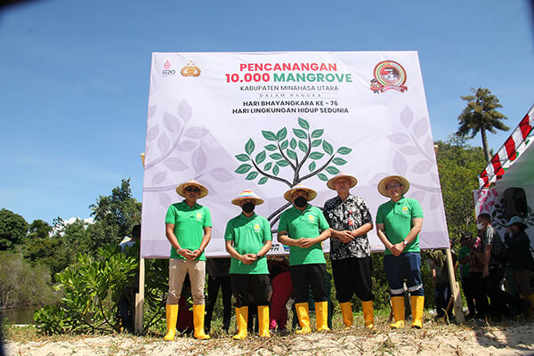 PT MSM TTN Fully Supports Minut County Police in Mangrove Planting Activities at Likupang